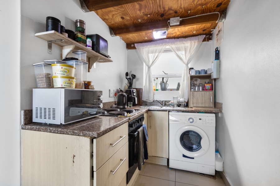 1 Bedroom Property for Sale in Heathfield Western Cape